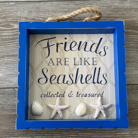 Super Cute Beachy Wall Decor “Friends Are Like Sea Shells …” Box Style Coastal - Picture 5 of 8
